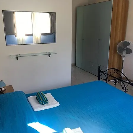 Garden Bed and Breakfast 3*