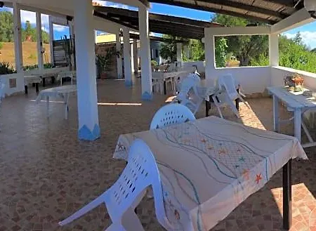 Garden Bed and Breakfast 3*