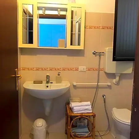 Garden Bed and Breakfast 3*