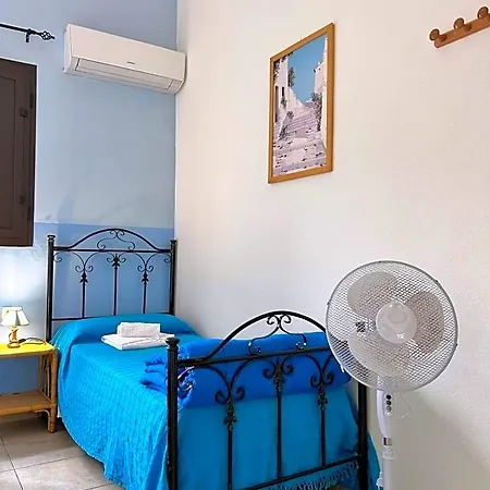Garden Bed and Breakfast Carloforte (Isola di San Pietro)